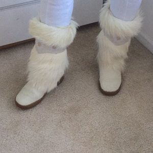 Woman’s Long Goat Hair Apres Ski Snow Boots